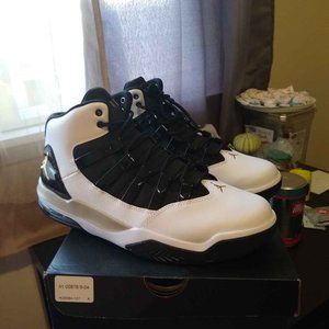 Jordan Max Aura brand new size 9.5